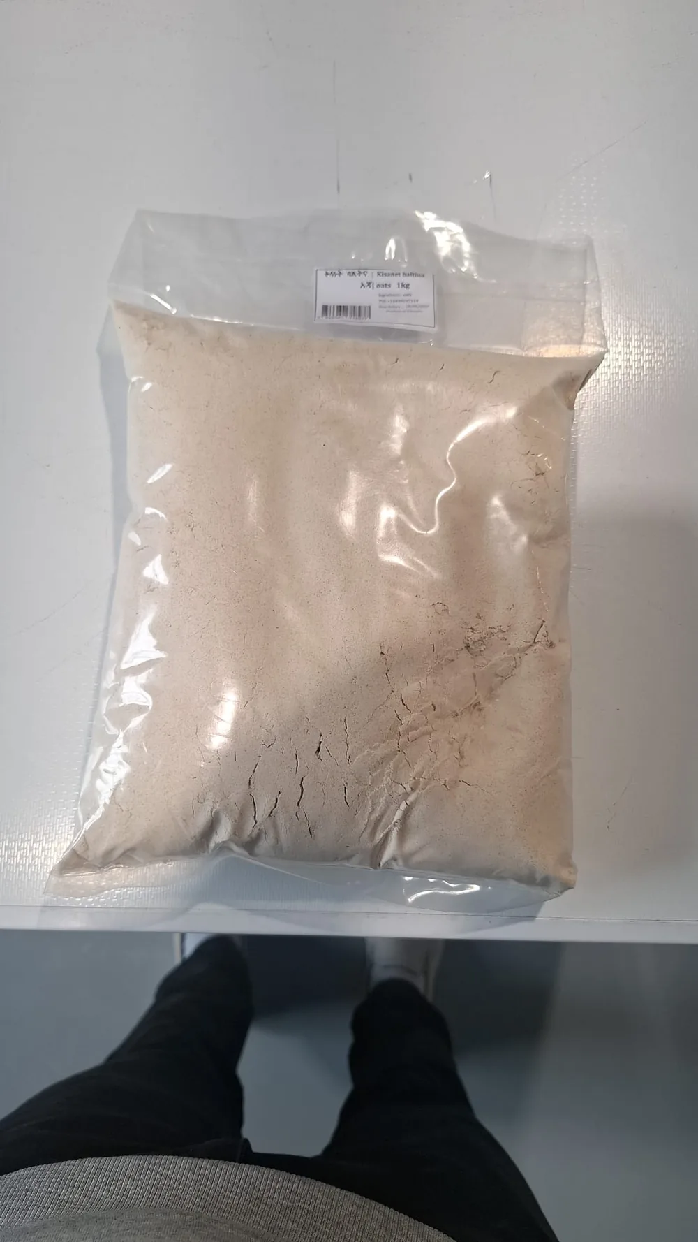 Global Supermarket 1 kg bag of Aja Kinch cracked oats