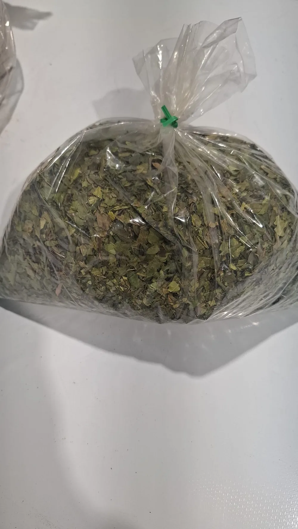 Global Supermarket 1 kg bag of green Geyso gesho powder
